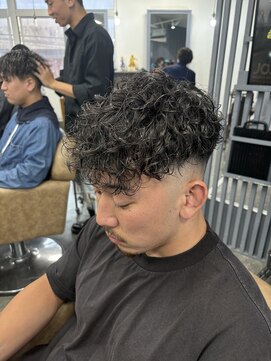 キングオブヘア バイ ノイズ 梅田茶屋町店(KING of hair by NOISM) *NOISM波巻きツイストスパイラルツーブロックセンターパート