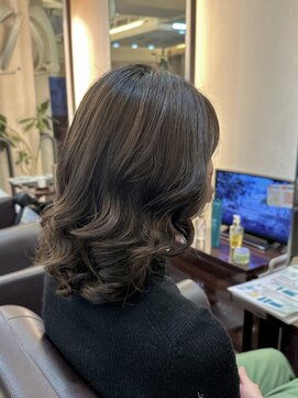 キャラ 池袋本店(CHARA) ブリーチがまだ残ってますがコテ巻き風パーマかけてみた【貴也】