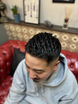 フェザーアップミドルハイフェード