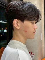 カルム(kalm)&nbsp;メンズセンターパートウルフセンターパートニュアンスパーマ襟足