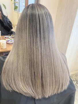 シェリー(Che'ri) バレイヤージュ×ホワイトベージュ/和田