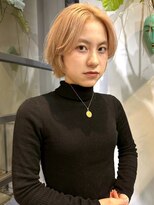 ヴヴ(Bub)&nbsp;ブリーチ ミルクティーベージュ レイヤーボブ センターパート