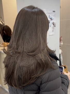 プラチナ(PLATINA) ハイレイヤーレイヤーカットブリーチ無しカラー顔周り