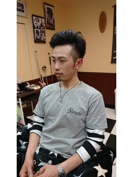 バーバーショップ ストライク(BARBER SHOP STRIKE) ツーブロックスタイル サイドバック仕上げ
