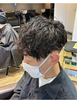 エヌプラス(N+) 波巻きツイストスパイラル刈り上げセンターパートサーフカール