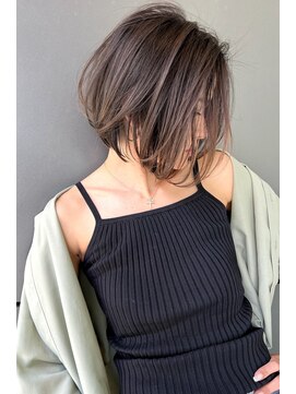 トルネード(TORNADO) 前下がりレイヤーボブチョコレートグレージュハイライト　n5.10