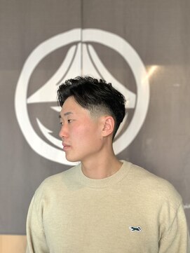 フジヤマバーバーショップ エビス(FUJIYAMA BARBER SHOP ebisu) ツーブロック七三リバースローフェード【ebisu】