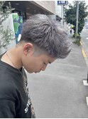 短髪×シルバーカラー