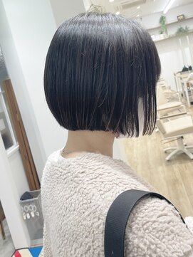 ピルボックス(PILL BOX) ミニボブ/黒髪/ストレートボブ/ショートボブ/切りっぱなし