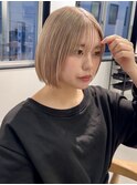 【YOKE】ホワイトブロンドミルクティーベージュ金髪ボブ