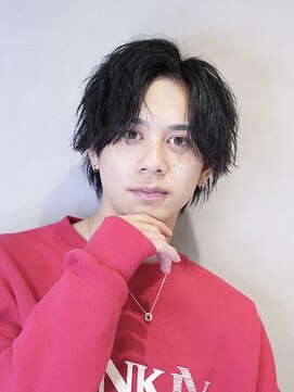 コンフィデンス 新宿3rd(confidence) メンズセンターパートウルフアップバングツーブロック黒髪スーツ