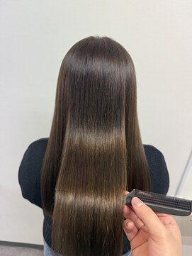 ヘリア(HELIA) 人気No. 1【過去最高の美髪】髪質改善UPTOGLOSS