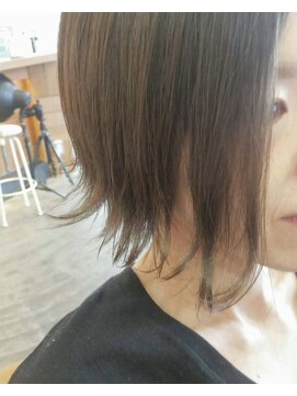 トリックスタンダードナチュラル(TRICK STANDARD Natural) 切りっぱなし外ハネボブ