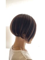 ウエニアフェクト(UE2 AFECTO)&nbsp;シャープ前下がりボブ