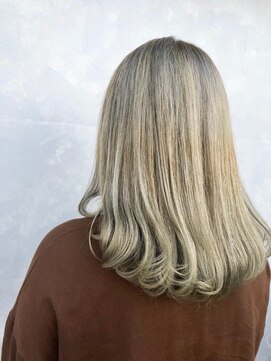 へアメイクワンプラス 四日市(HAIR MAKE ONEplus) 外国人風のカラースタイル★透け感くすみホワイトグレー