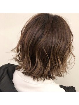 エル(EL by green) [ＡＫＩＫＯ]アッシュブラウン×外ハネボブ☆0112327997