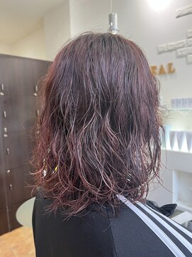 ヘアメイクヒール 艶カシスカラー×ゆるふわパーマ