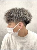 ツイストパーマ/ホワイトメッシュ/ツーブロマッシュ