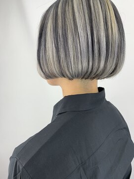 トゥーン 川崎店(TOON) ミニボブ シルバーアッシュハイライト