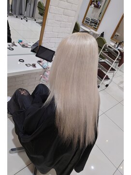 ルクール ヘアー プレジー(Le Coeur HAIR Plaisir) ホワイトカラー