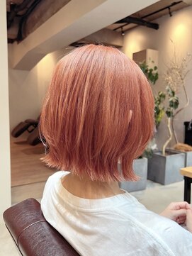 2回ケアブリーチのオレンジカラー×くびれボブ