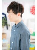 流し前髪で優し気に…メンズマッシュショートb