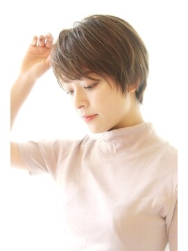 レウナ 外苑前(Reuna) シルエットが綺麗なショート　首元すっきりショート