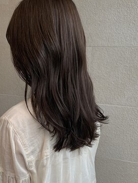 ゲン(gen.) @gen.yamada_kaho_ 柔らかい大人なココアベージュ