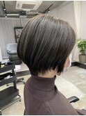 大人可愛い20代30代40代黒髪前下がりショートボブ丸みショート