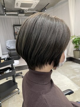 ピボット 北千住(PIVOT) 大人可愛い20代30代40代黒髪前下がりショートボブ丸みショート