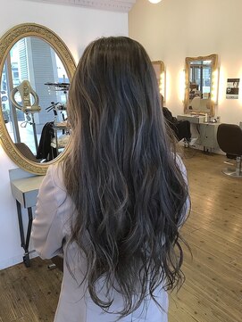 コワファースト 別府 モノトーン×ハイライト