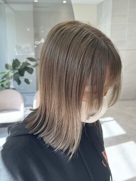 ミズチャーム(Ms.CHARM) 切りっぱなしミディアム/ミルクティーベージュ