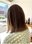 パツっとロングボブ×オリーブベージュ
