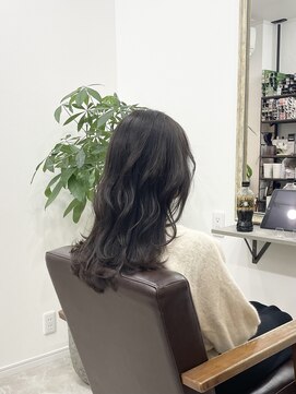 ホンネ(honne.) グレージュ×フェミニンロング