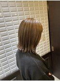 切りっぱなし/外ハネ/ベージュ