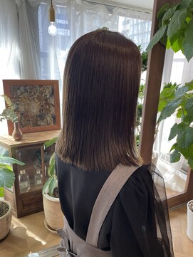 インビテーション(invitation) オリーブグレージュカラー