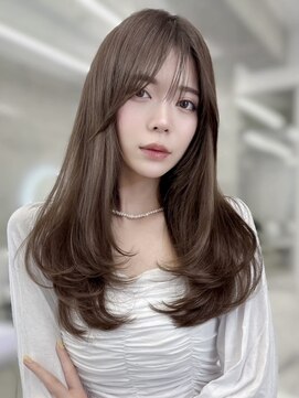 エヌアイ オモテサンドウ(ni omotesando) ヘーゼルベージュ×ワンカールで可愛いレイヤー!