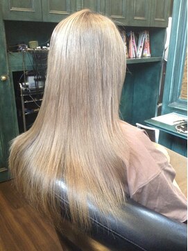 モナン 海老名(Monan) ブロンドロング エヌドットカラー ダブルカラー ホワイトカラー