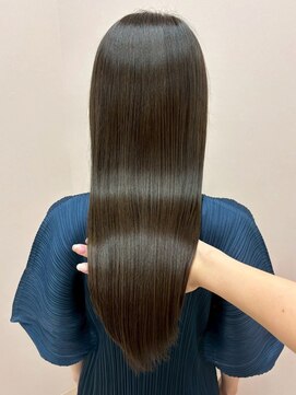 髪質改善ストレート 縮毛矯正 20代 黒髪 ロングストレート 艶髪