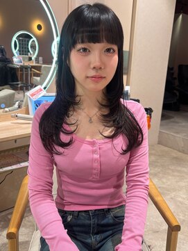 ヘアーアンドメイク ビス(HAIR&MAKE bis) レイヤーカット/顔周りレイヤー【KAYO】