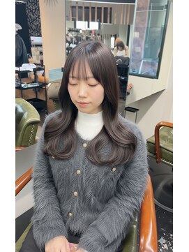 エミタス 三年坂(Emitas) 抜け感あるナチュラルヘア【和歌山】レイヤー