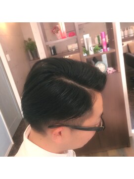 シュエット(Chouette) 飾らない男らしさを感じさせるシンプルな七三オールバック