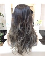 フィーカ(Fika)&nbsp;【 Fika 】ナチュラルウェーブ×グレージュアッシュ