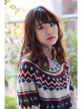 ヘアスペース リズム グリーン(Hair space Rizm green) 抜け感重視のセミレイヤー