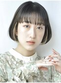 ぱつんとバングミニボブ/インナーカラーベージュ