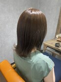 オリーブベージュ