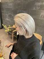 ユーザ(YUZA)&nbsp;ホワイトブロンド