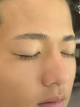 ビューエヒメ(VIEW EHIME) 韓国風センターパートシースルーバングメンズ透明感カラー