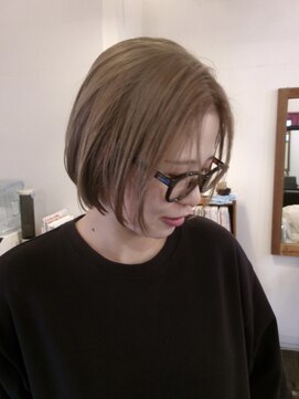 デンヘアデザイン(DEN hair design) ミニボブとホワイトベージュ