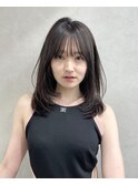 ミディアムレイヤーカット/暗めカラー